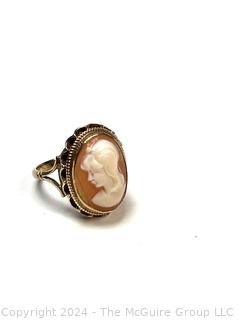 14KT Yellow Gold Art Nouveau Carved Shell Cameo Ring 3.4 Grams