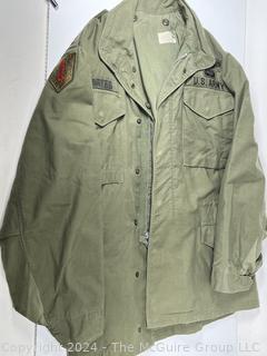 Militaria: US Army M65 Field Jacket with Major's Rank and 5th Army Patch