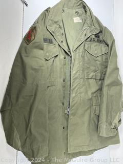 Militaria: US Army M65 Field Jacket with Major's Rank and 5th Army Patch