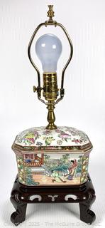 Chinoiserie Famille Rose Medallion Porcelain Table Lamps 