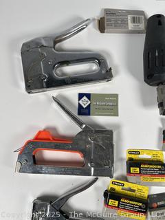 Staple Guns and Staples Tools