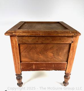 Children's Commode. Wood with Porcelain 