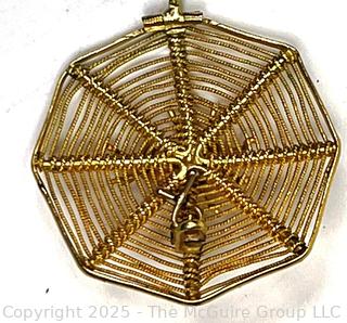 18KT Yellow Gold Filigree Spider Web Brooch. 4.6 grams 