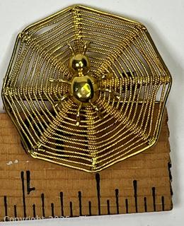 18KT Yellow Gold Filigree Spider Web Brooch. 4.6 grams 