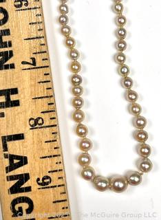 Graduated Knotted Pearl Bead Necklace 
