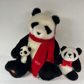 Mama Panda and Cubs 2001