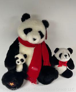 Mama Panda and Cubs 2001