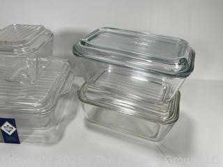 Five (5) Clear Pyrex Food Storage Containers with Lids (Assorted Sizes) 