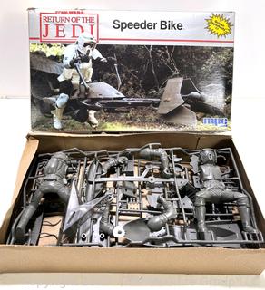 Star Wars Return of the Jedi MPC 1/11 Speeder Bike Model Kit #1-1927 1983 in Box