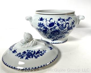 Porcelain Blue Onion Covered Vegetable Bowl Dish. Ethan Allen