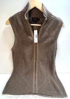 Woman's Beige Pendleton Sleeveless Knit Vest. Size Large. New with Tags