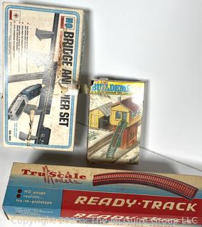 HO Gauge Train accessories