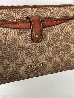 Coach Signature Pop Up Crossbody Wallet Handbag, New Without Tag
