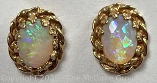 14KT Yellow Gold Opal Stud Earrings.  1.3 grams 