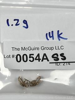 14KT Yellow Gold Opal Stud Earrings.  1.3 grams 