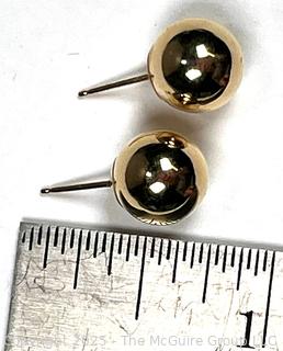 14KT Yellow Gold Bead Earrings. 0.8 grams.