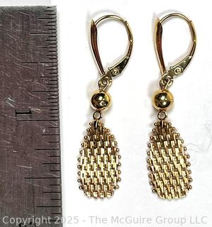 14KT Yellow Gold Woven Mesh Dangle Earrings. 3.3 grams.