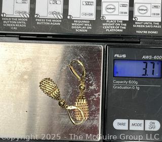 14KT Yellow Gold Woven Mesh Dangle Earrings. 3.3 grams.