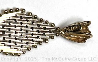 14KT Yellow Gold and Mixed Metals Woven Mesh Diamond Shaped Pendant. 2.9 grams.