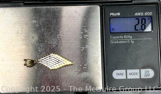 14KT Yellow Gold and Mixed Metals Woven Mesh Diamond Shaped Pendant. 2.9 grams.