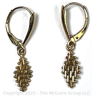 14KT Yellow Gold Woven Mesh Diamond Shaped Dangle Earrings. 1.9 grams.