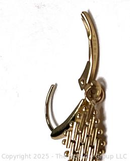 14KT Yellow Gold Woven Mesh Diamond Shaped Dangle Earrings. 1.9 grams.