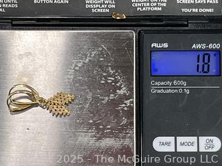 14KT Yellow Gold Woven Mesh Diamond Shaped Dangle Earrings. 1.9 grams.