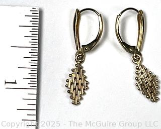 14KT Yellow Gold Woven Mesh Diamond Shaped Dangle Earrings. 1.9 grams.