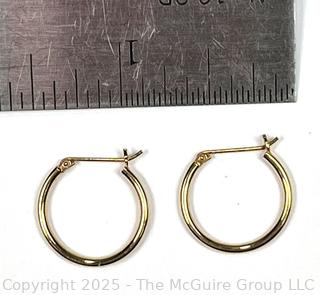 14KT Yellow Gold Hoop Earrings. 0.5 grams.
