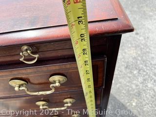 English-Style Mahogany Chippendale Four (4) Drawer Bachelor Chest by Heritage Henredon. 