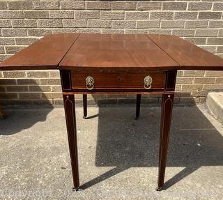 Federal Style Mahogany/ Drop Leaf Pembroke Table with Drawer. 