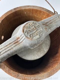 Circa 1915 White Mountain Wood Hand Crank Ice Cream Freezer Maker 4 Qt. Stainless Can
