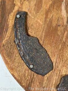 ???????? Blacksmith decoration: Oxen iron shoe display