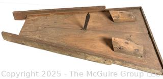 Primitive board for splitting cane