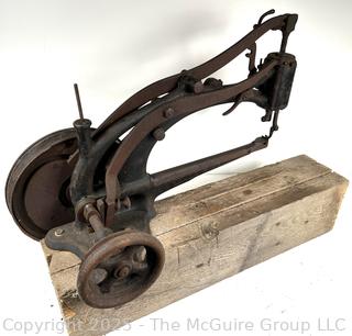 Hand Crank Cobbler's Leather Sewing Machine