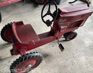 Red Metal "International" Pedal Tractor - Model 404
