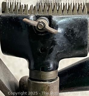 Antique Stewart No 1 Clipper Flexible Shaft Crank Motor On Stand