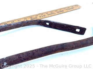 Pair of metal ????