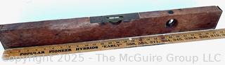27" Wooden Spiirit Level w/one portal