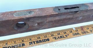 30" Wooden Spiirit Level w/one portal