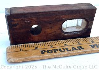 6" Wooden Spiirit Vertical Level w/one portal