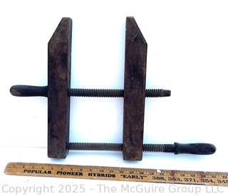 One Double Screw Clamp