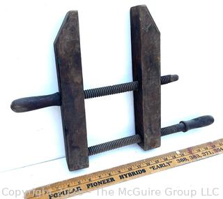One Double Screw Clamp