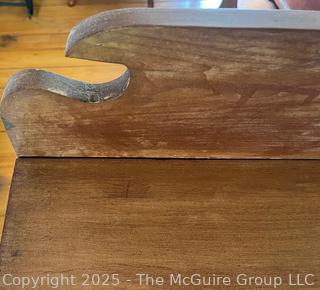???????? Five-drawer dresser with scroll cut back plate