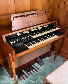 Hammond L-112 Tonewheel Organ