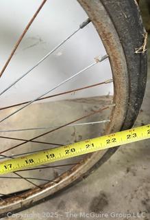 vintage boys Schwinn bicycle (blue)