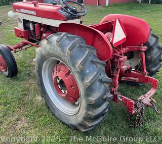 INTERNATIONAL HARVESTOR (IH) Model 240 40 HP Utility Tractor 