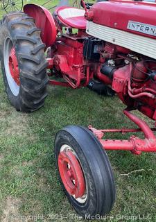 INTERNATIONAL HARVESTOR (IH) Model 240 40 HP Utility Tractor 