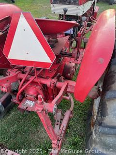 INTERNATIONAL HARVESTOR (IH) Model 240 40 HP Utility Tractor 