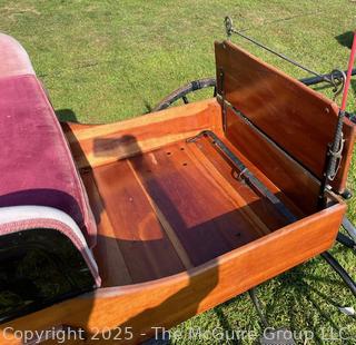 Horse-Drawn 2 Seat Carriage Buggy